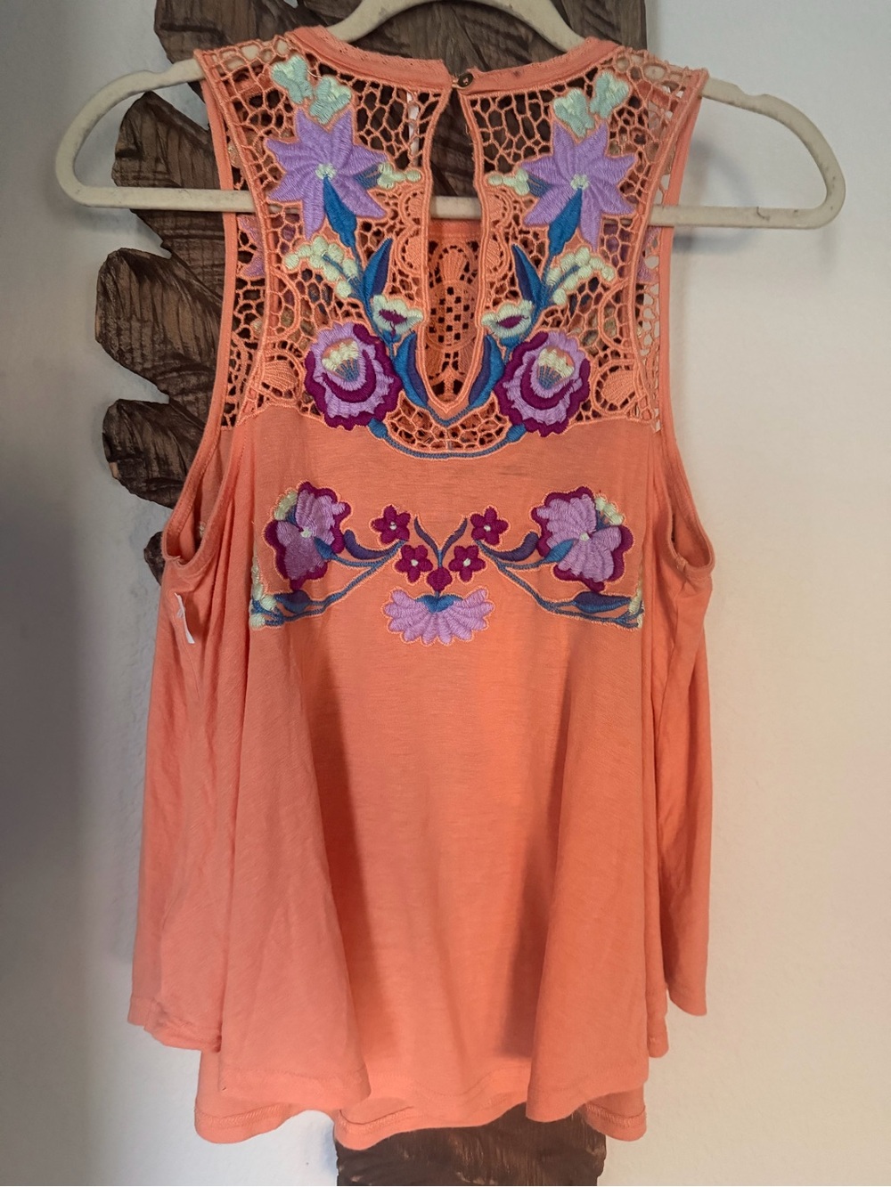 Free people Embroidered Sleeveless shirt Floral Crochet tank top Sz M - Picture 2 of 2